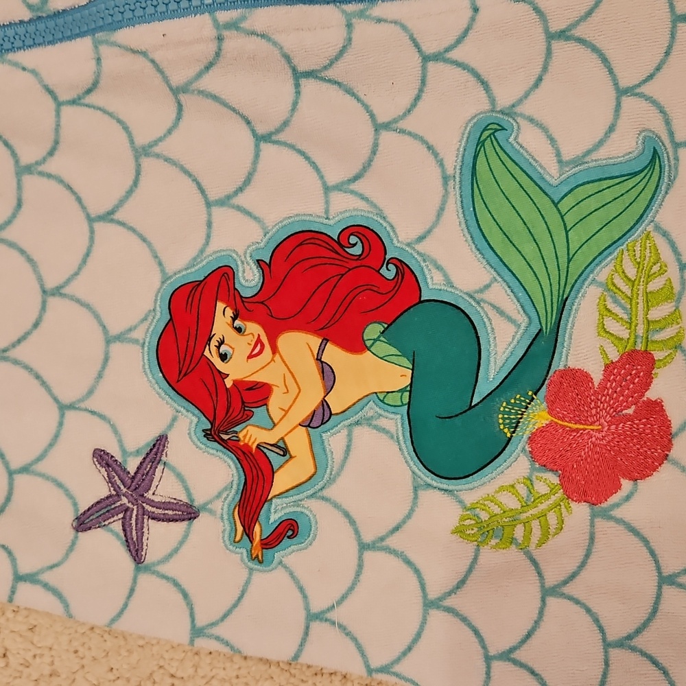DISNEY'S Little Mermaid Beach Coverup Sz 5/6, Flip Flops Sz 11/12 - Picture 5 of 7